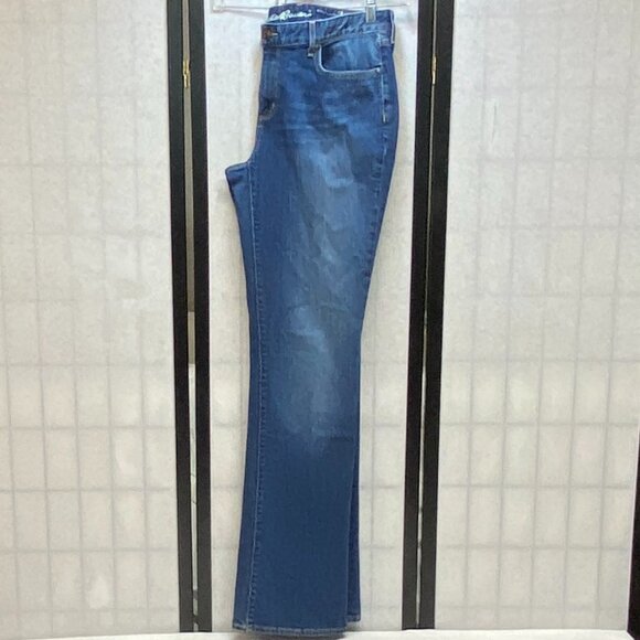 Eddie Bauer Mid Rise Truly Straight Stretch Boot Cut Denim Jeans Medium Wash 14L - Picture 3 of 13